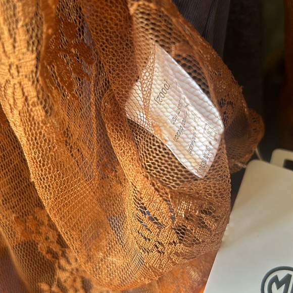 RUFFLED MOCK NECK LACE SHIRT , 2x, oversized / fits like a Large / nwt/ soft ๐ - Picture 4 of 8